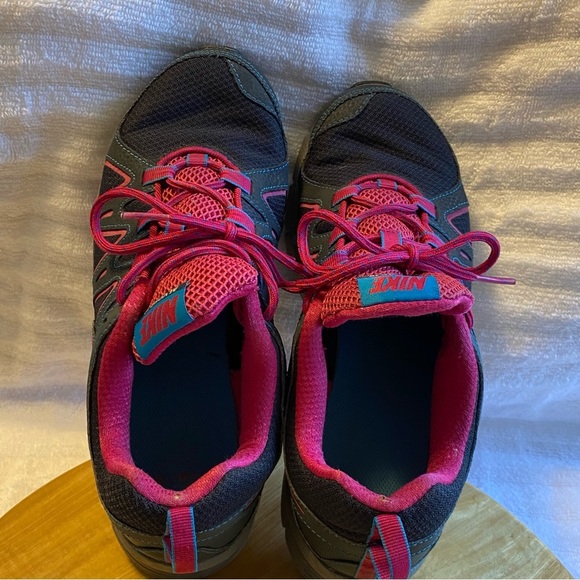 Nike Air Shoes Women’s Size 9.5 Nike Trail Alvord 10 Lace Up Sneakers Pink - Picture 10 of 10